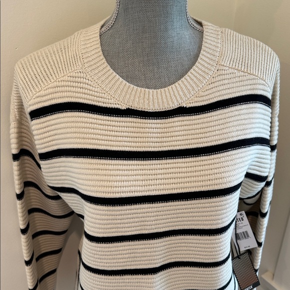 Nwt devoted sweater. - Picture 3 of 6